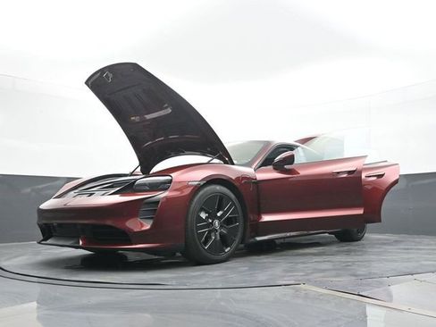 Certified 2021 Porsche Taycan Turbo w/ Sportdesign Package image 30