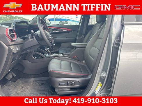 Used 2025 Chevrolet TrailBlazer RS w/ Convenience Package AWD/4WD image 17