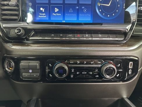 Used 2023 Chevrolet Silverado 1500 LT w/ Z71 Off-Road Package image 18