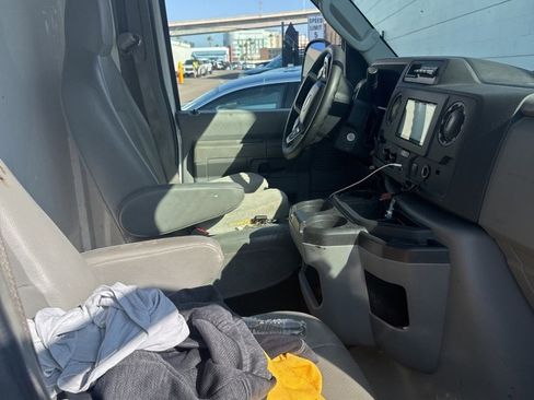 Certified 2022 Ford E-350 and Econoline 350 Super Duty w/ Power Windows & Locks Group image 11