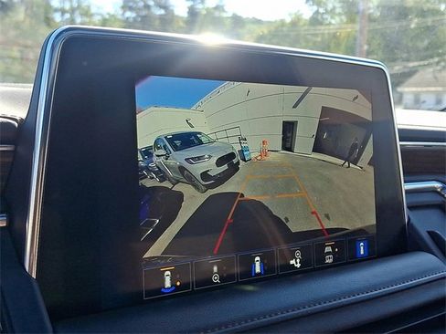 Used 2023 Chevrolet Suburban High Country image 22