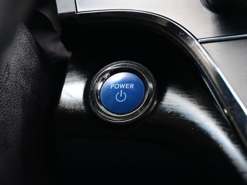 Used 2016 Toyota Avalon XLE Plus image 23