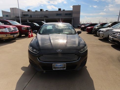 Used 2015 Ford Fusion SE image 5