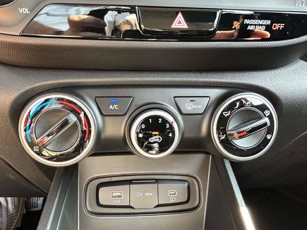 New 2026 Hyundai Venue SE FWD image 32