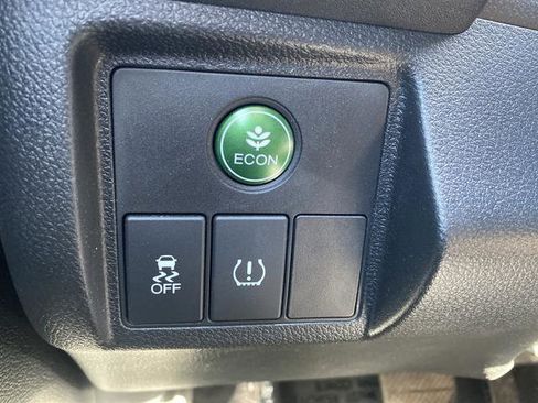 Used 2018 Honda HR-V EX-L image 24