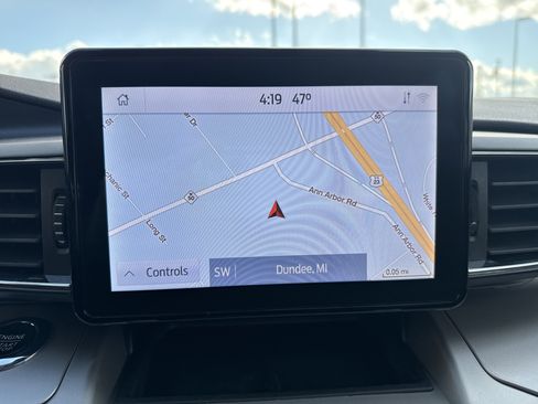 Used 2023 Ford Explorer XLT w/ Equipment Group 202A image 25