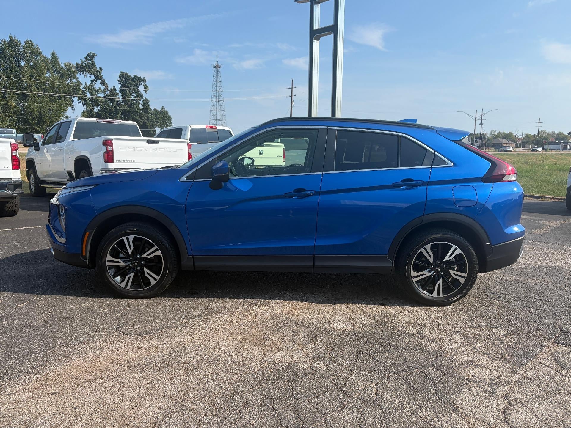 Used 2025 Mitsubishi Eclipse Cross SE AWD/4WD image 2