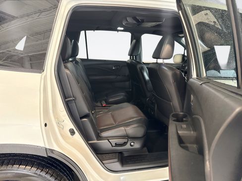Used 2021 Honda Pilot Black Edition image 17