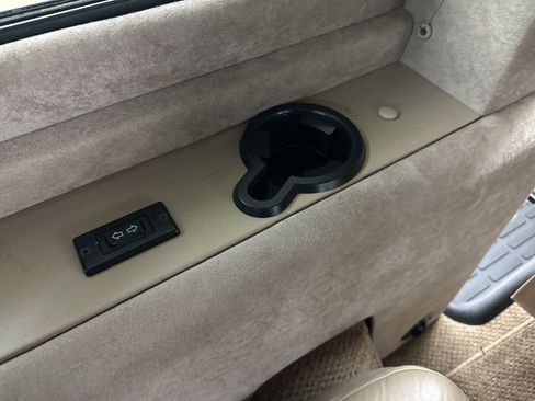 Used 2011 Chevrolet Express 1500 image 34