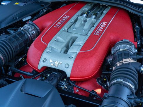 Used 2022 Ferrari 812 GTS RWD image 24