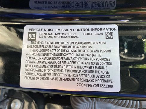 Used 2024 Chevrolet Silverado 2500 LTZ w/ LTZ Premium Package image 43