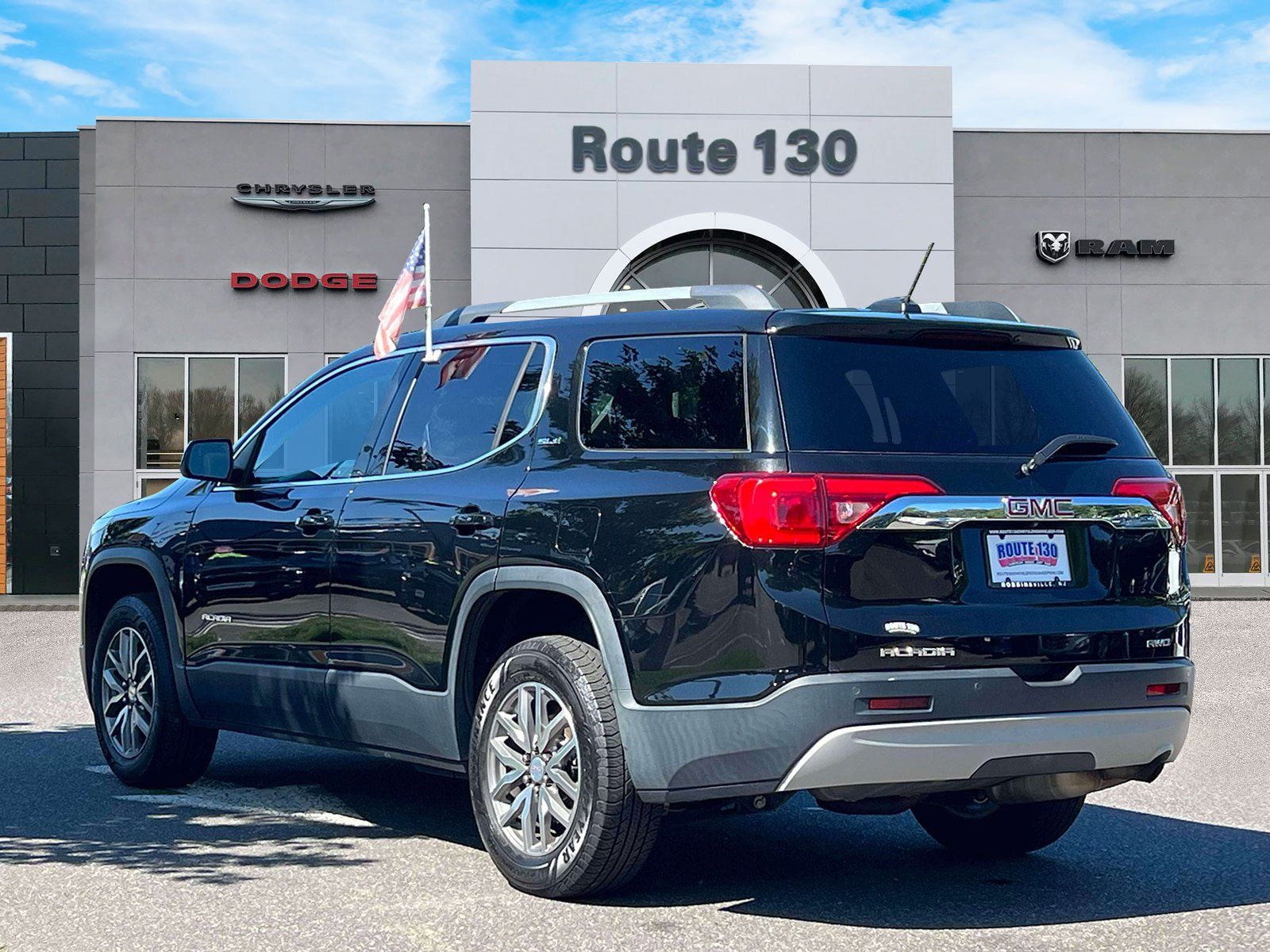 Used 2019 GMC Acadia SLE w/ Driver Alert Package I AWD/4WD image 3