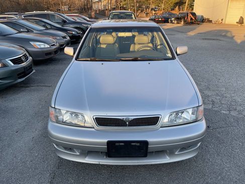 Used 2002 INFINITI G20 w/ (V01) Leather & Sunroof Pkg image 2