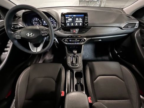 Used 2019 Hyundai Elantra GT image 17