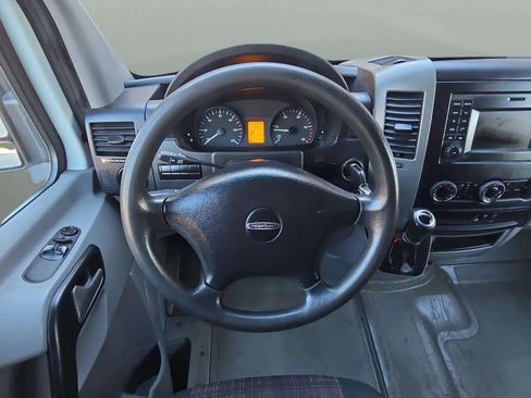 Used 2014 Freightliner Sprinter 3500 image 25