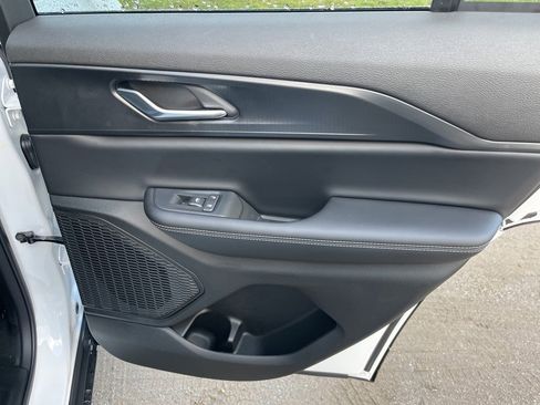 New 2025 Jeep Grand Cherokee Laredo X image 12