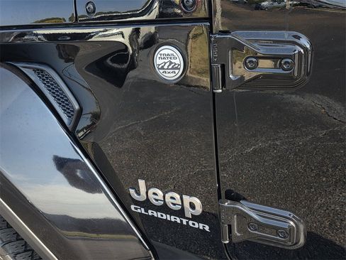 Used 2021 Jeep Gladiator Overland w/ Popular Equipment Package image 36