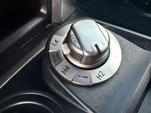 Used 2015 Toyota 4Runner SR5 image 32