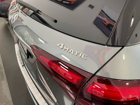 Used 2025 Mercedes-Benz GLE 450e 4MATIC w/ Winter Package image 17