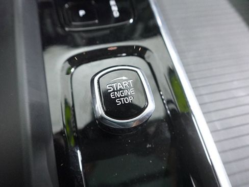 Used 2023 Volvo XC60 B5 Core image 22