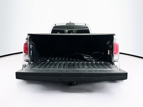 Used 2020 Toyota Tacoma Limited image 30