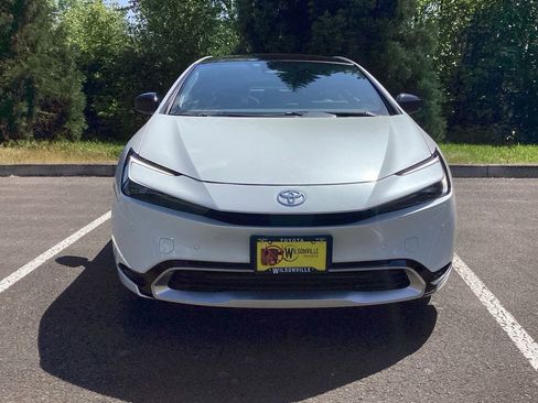 Used 2024 Toyota Prius Prime Premium FWD image 18