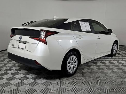 Used 2020 Toyota Prius LE image 4