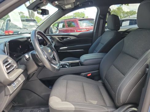 Used 2024 Chevrolet Traverse LS FWD image 13