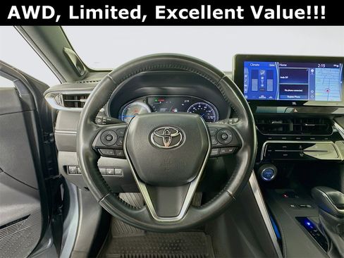 Used 2021 Toyota Venza Limited image 12