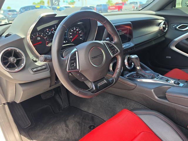 Used 2017 Chevrolet Camaro LT RWD image 13