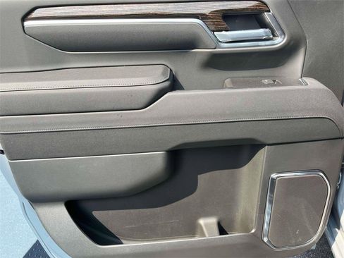 New 2025 GMC Sierra 2500 SLE w/ SLE Value Package; image 16