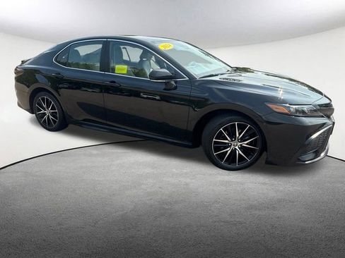 Used 2024 Toyota Camry SE image 15