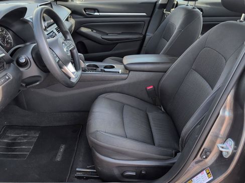 Used 2022 Nissan Altima 2.5 SV FWD image 3