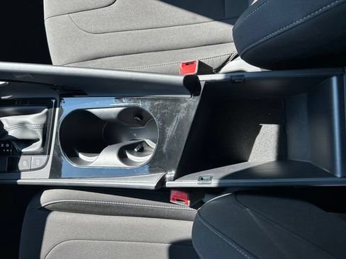 Used 2025 Hyundai Elantra SEL FWD image 21