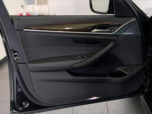 Used 2021 BMW 540i w/ M Sport Package image 23