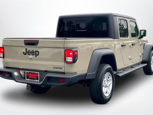 Used 2020 Jeep Gladiator Sport w/ Quick Order Package 24S AWD/4WD image 13