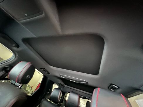 Used 2019 Land Rover Discovery HSE image 33