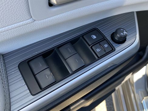 Certified 2026 Toyota Sienna XLE image 13