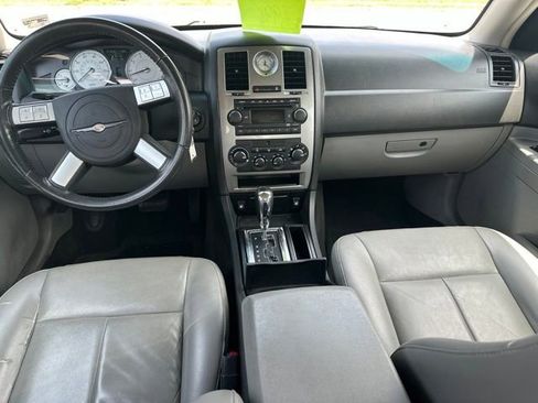 Used 2006 Chrysler 300 Touring RWD image 15