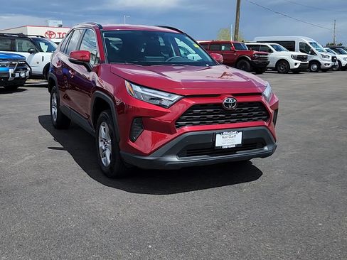 Used 2025 Toyota RAV4 XLE AWD/4WD image 4