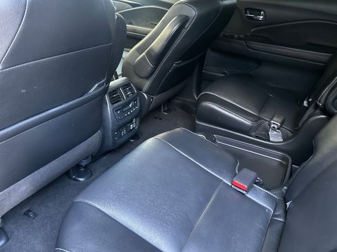 Used 2022 Honda Pilot Touring image 15