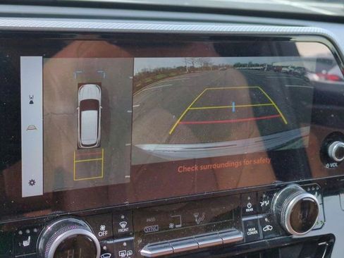 Certified 2025 Toyota Highlander Platinum image 13