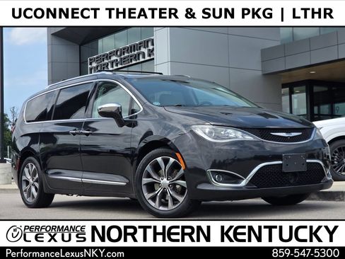 Used 2017 Chrysler Pacifica Limited FWD image 1