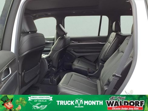 New 2025 Jeep Grand Cherokee Limited image 10