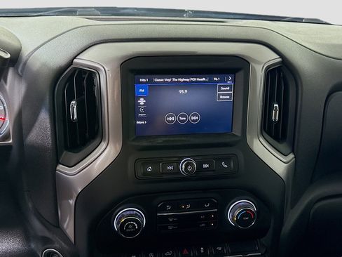 Used 2022 Chevrolet Silverado 1500 Custom image 17