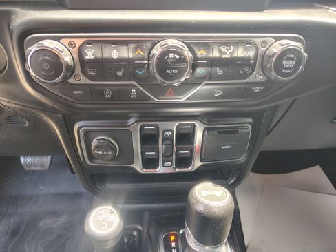 Used 2021 Jeep Wrangler Unlimited Sport AWD/4WD image 32