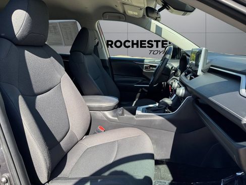 Certified 2024 Toyota RAV4 LE AWD/4WD image 17