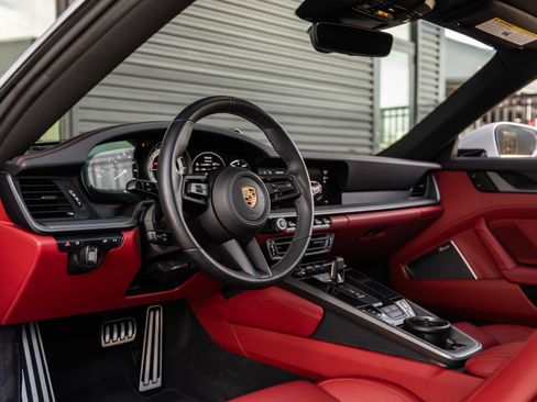 Certified 2023 Porsche 911 Carrera 4 AWD/4WD image 4