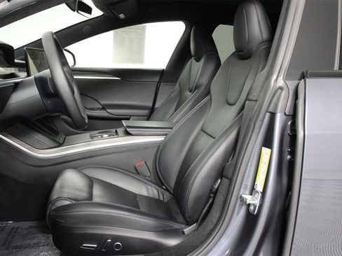 Used 2022 Tesla Model S image 5