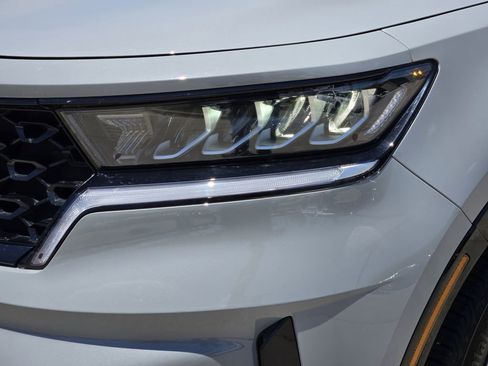 Used 2023 Kia Sorento EX w/ Panoramic Sunroof Package FWD image 15